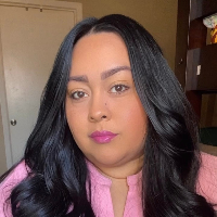 Get glossy lips with REILLIE Organic Lip Gloss. A non-sticky, plant-based formula that hydrates, nourishes, and delivers radiant shine for everyday wear.