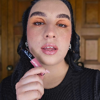 Get glossy lips with REILLIE Organic Lip Gloss. A non-sticky, plant-based formula that hydrates, nourishes, and delivers radiant shine for everyday wear.

